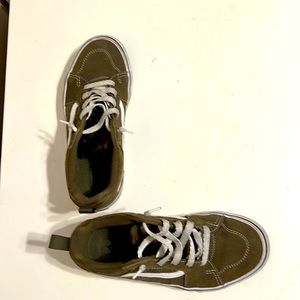 Boys used Vans shoes